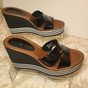 TH | Sandals Slip-Ons - Alette Wedge Platform, (Blk/White), 7, NWOT